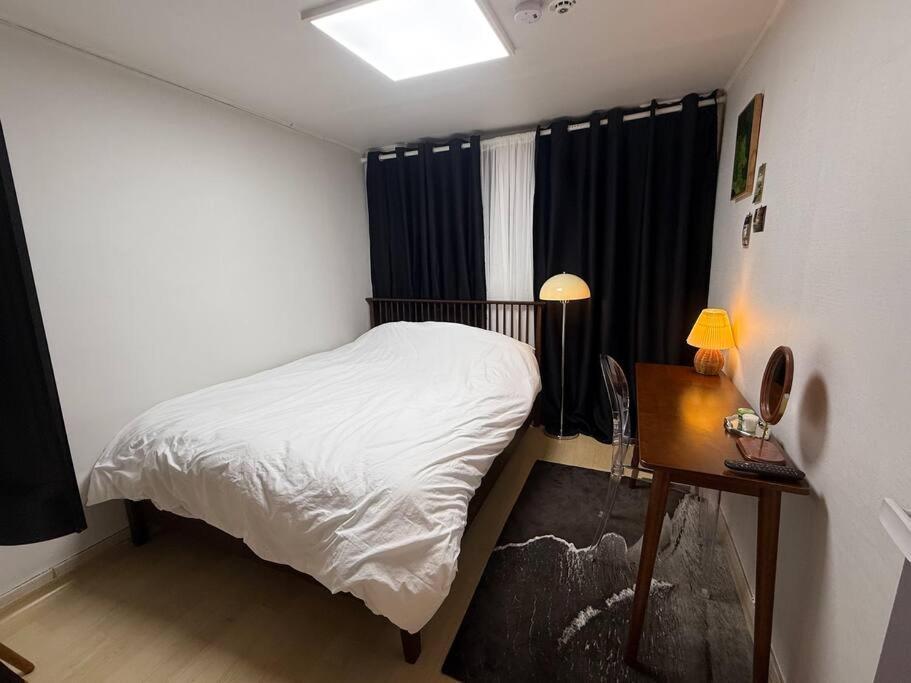 Apartment Kojjeebnb Bed Room2, Qeen Size Bed2, Tv 2, #kspo#jyp#hanriver