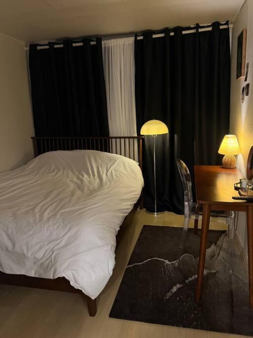 Kojjeebnb Bed Room2, Qeen Size Bed2, Tv 2, #kspo#jyp#hanriver Apartment