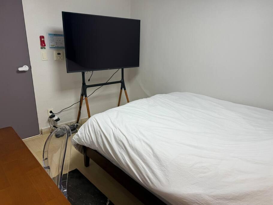 Kojjeebnb Bed Room2, Qeen Size Bed2, Tv 2, #kspo#jyp#hanriver * Seoul